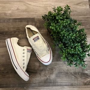 Converse Tennis Shoes